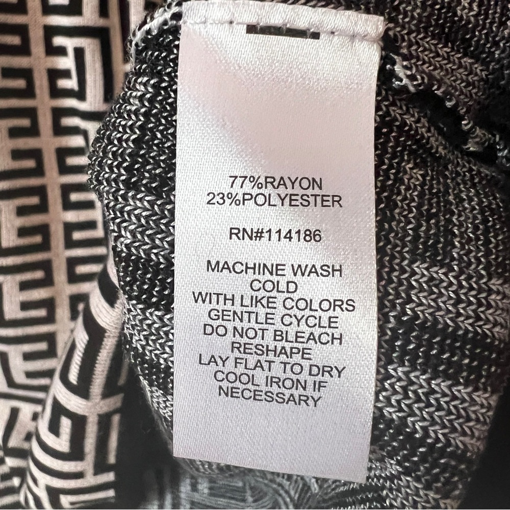 Love Scarlett Geometric Faux Wrap
Dress XL NWT - Picture 8 of 10